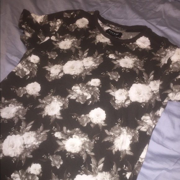 Floral t shirt - Picture 1 of 2